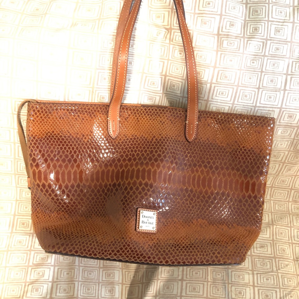 Dooney shopper